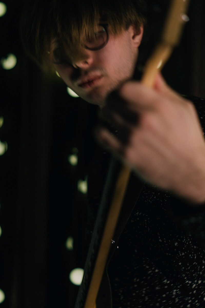 Гуляем по городу вместе с новым альбомом самых аэлитных музыкантов Владимира