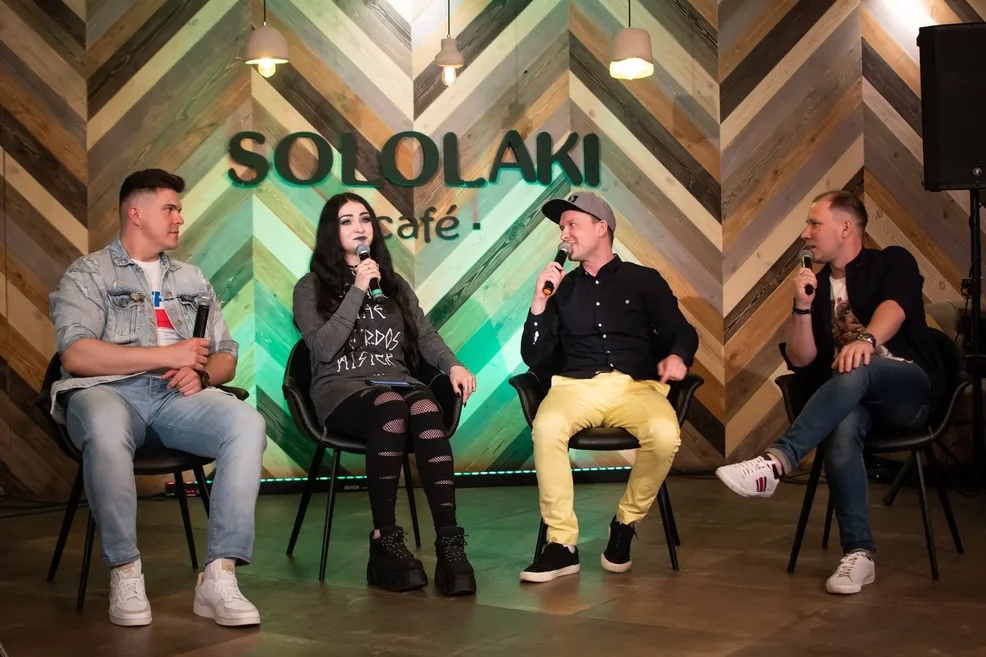 За такие шутки в социальных сетях бывают лайки. Владимирские комики опробовали на местных ведущих популярный формат прожарки в прямом эфире 