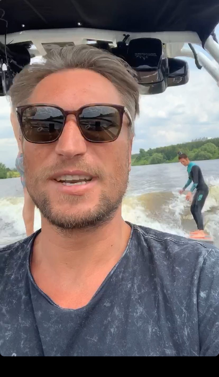 Владимирцы радуются лету и делятся солнечными фотографиями в «Инстаграме». Многие из них уже вовсю купаются, не дожидаясь разрешения Роспотребнадзора