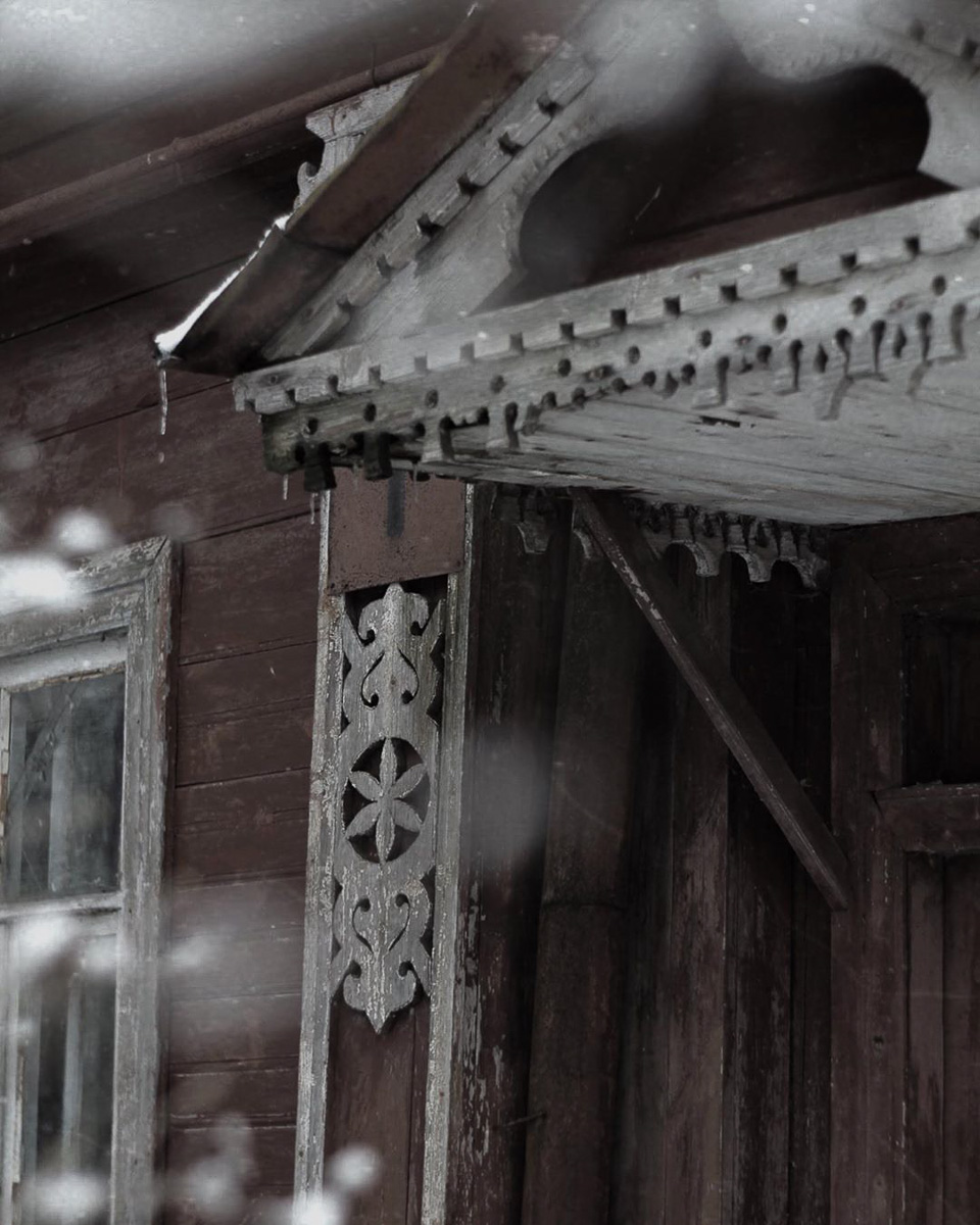 Продолжая обзор умельцев из Суздаля, поговорим о тату-мастере Анастасии Андрияновой, которая играет со страшными сказками