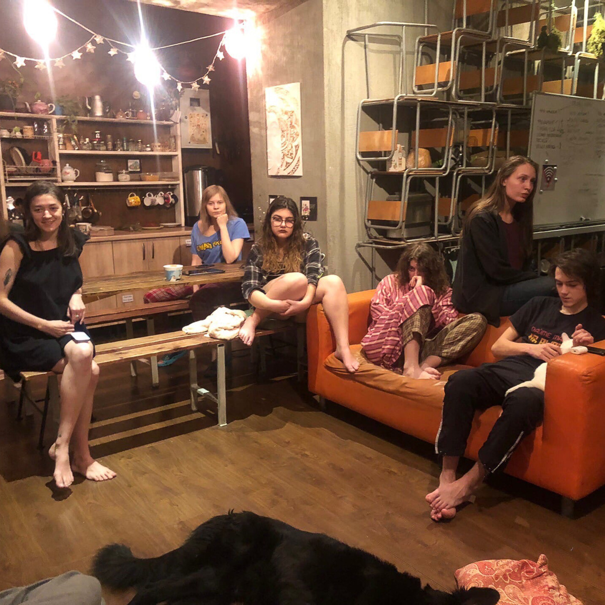 Бросить все и переехать в Питер под крышу к 25-ти творческим ребятам? Запросто! О своем необычном опыте рассказывает Катя Жидоморова