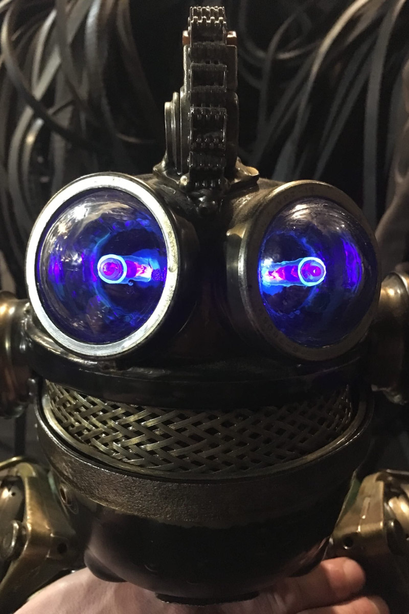 Стимпанк-скульптуры, клумбы, памятники — так украшают улицы в 33-м регионе. Свежие фото новых арт-объектов