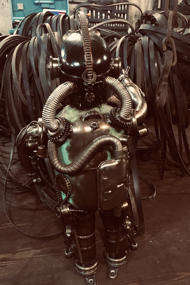 Стимпанк-скульптуры, клумбы, памятники — так украшают улицы в 33-м регионе. Свежие фото новых арт-объектов