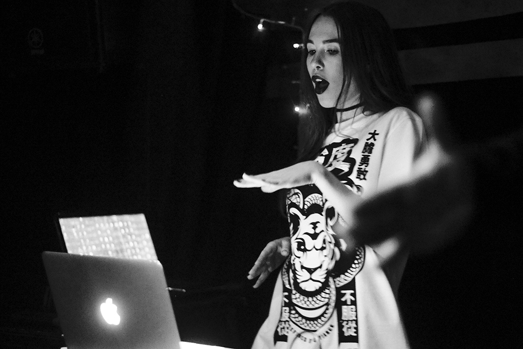 Официально открывается сезон вечеринок от муромских рейверов! На открытом воздухе и, возможно, у открытой воды 27 июня будет жарко