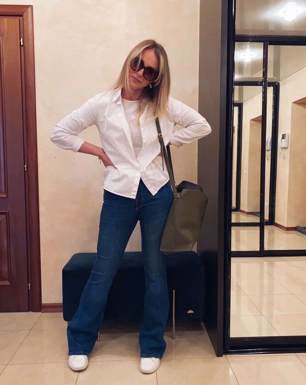 Владимирского маркетолога Аллу Гаврилову вдохновляют люди и кино. Поэтому она выбирает вещи, используя чертоги разума, как Шерлок Холмс, и иногда примеряет на себя образ «Девушки с татуировкой дракона»