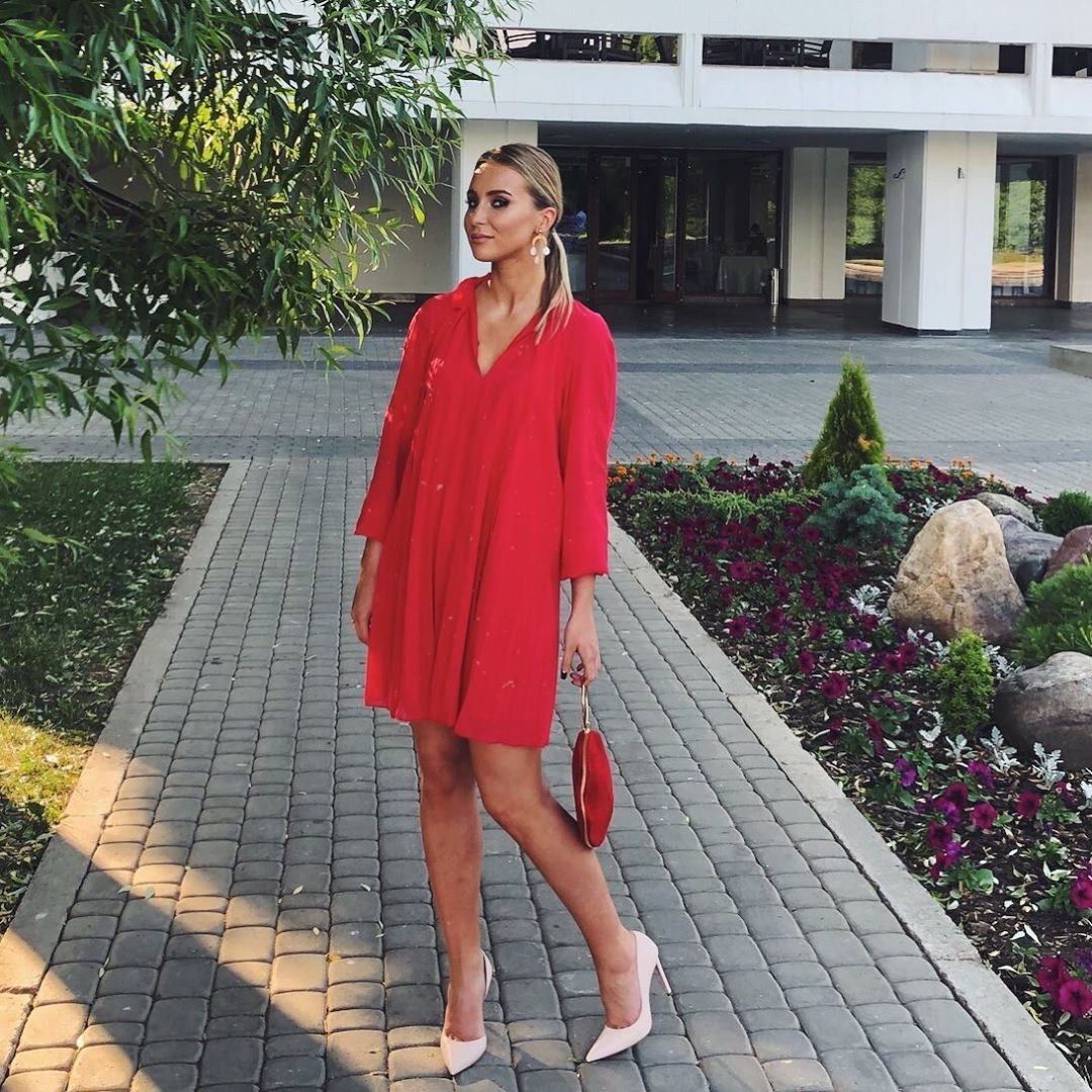 Владимирского маркетолога Аллу Гаврилову вдохновляют люди и кино. Поэтому она выбирает вещи, используя чертоги разума, как Шерлок Холмс, и иногда примеряет на себя образ «Девушки с татуировкой дракона»