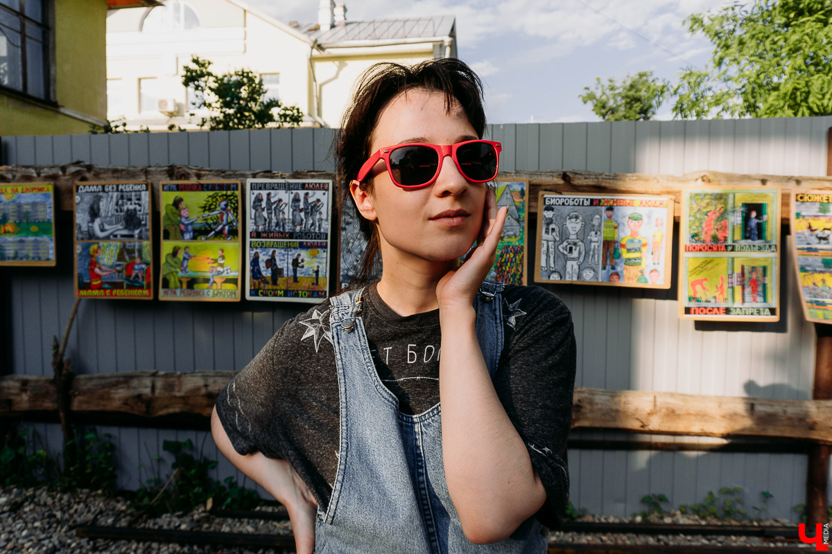 Наконец-то мы познакомились с Сергеем Сотовым поближе. Читайте большое интервью владимирского художника про плохое-хорошее, 32 года в должности дворника и любовь к зарубежным ансамблям Beatles и Rolling Stones