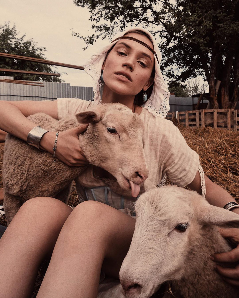 Сельская мода — это не оскорбление, особенно, если руку к ней приложила владимирская фэшн-команда с фотографом Максимом Сухаревским во главе