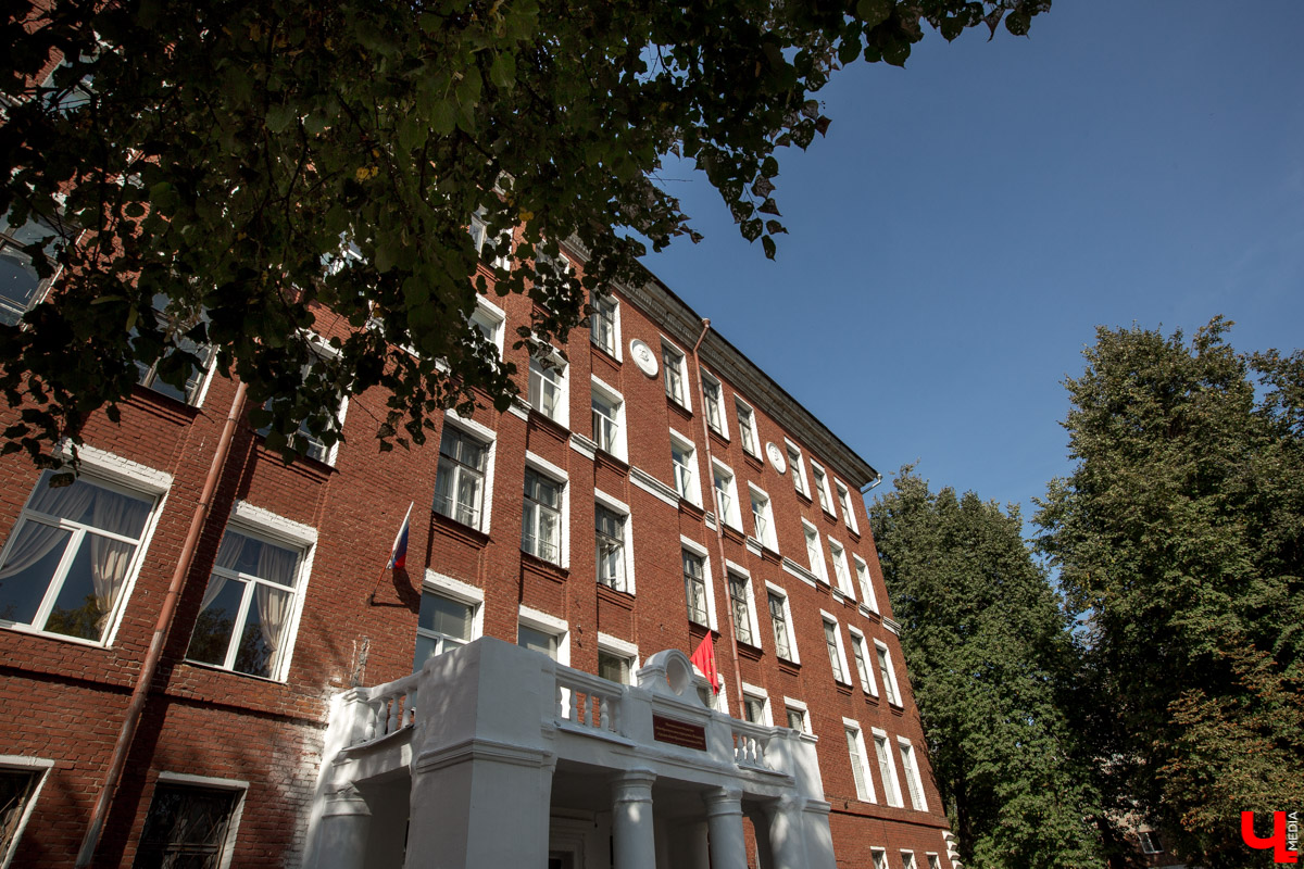 Окончательная информация по проведению государственных экзаменов этого года. И немного полезностей для тех, кто готовится к поступлению в ВлГУ