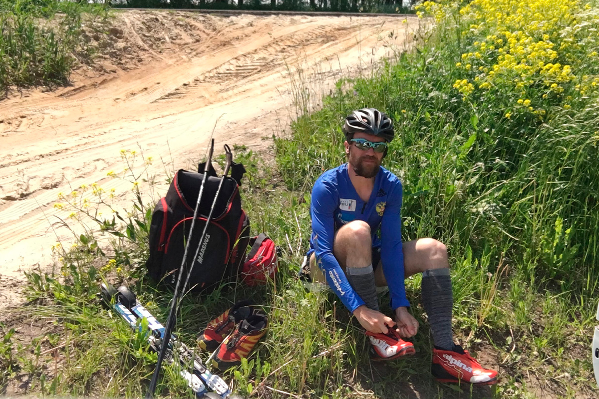 Биатлонист Алексей Слепов дал интервью о домашних тренировках и жизни в самоизоляции