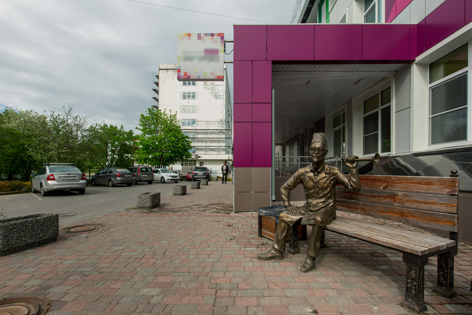 Фоторепортаж о городских лавках. Самые интересные места, где можно присесть и отдохнуть