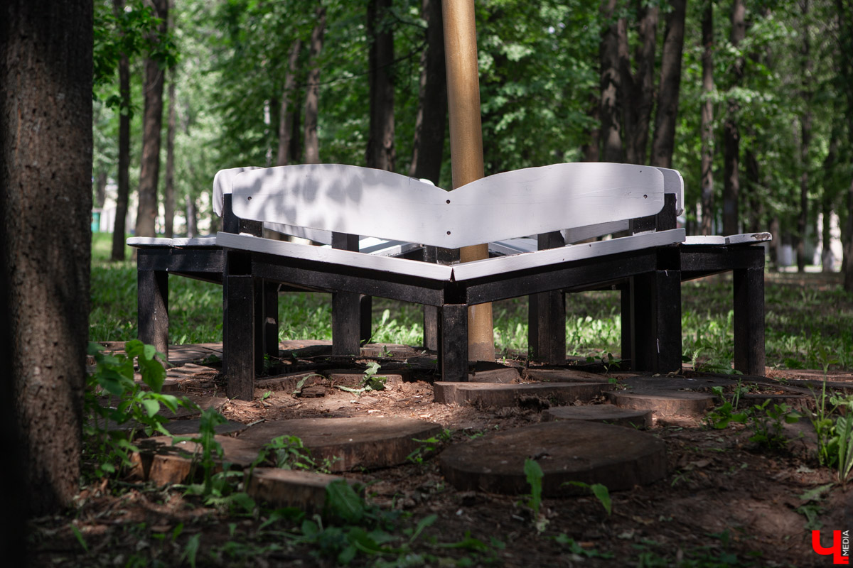 Фоторепортаж о городских лавках. Самые интересные места, где можно присесть и отдохнуть