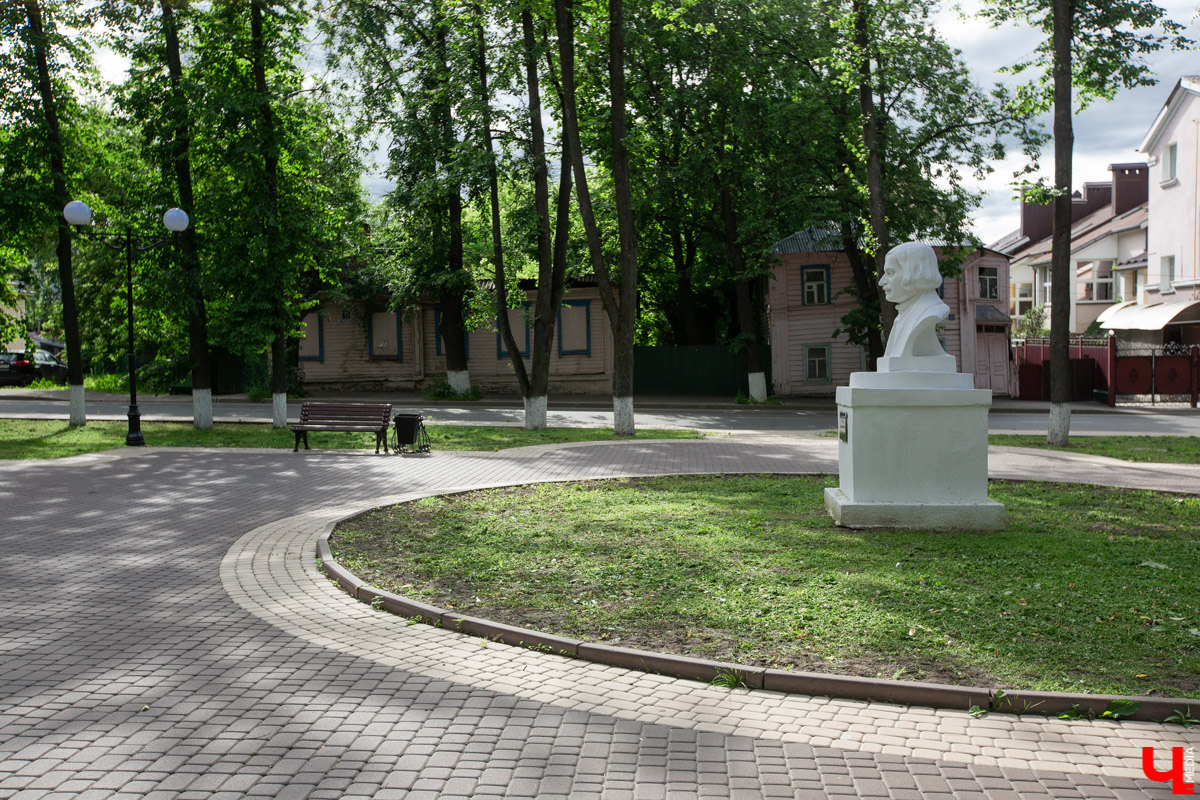 Фоторепортаж о городских лавках. Самые интересные места, где можно присесть и отдохнуть
