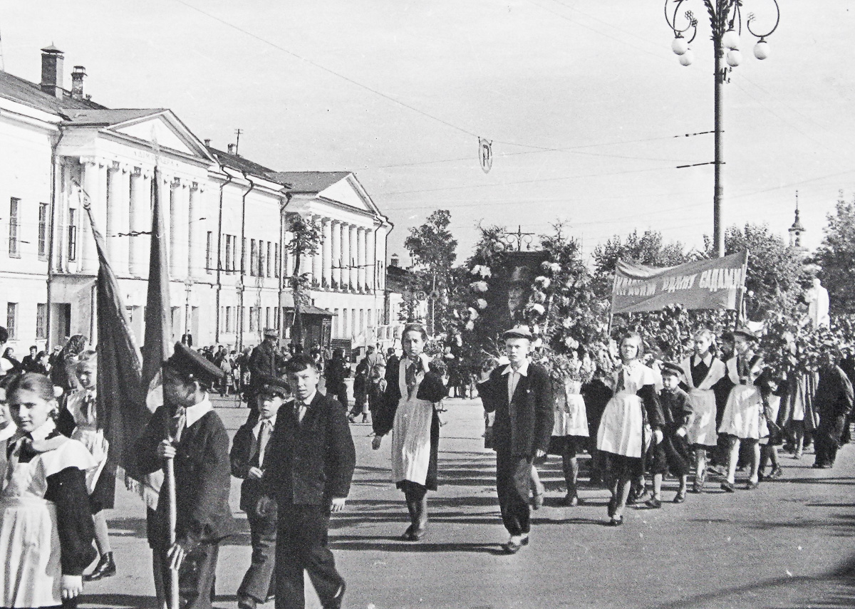 Подборка ретро-фото о детстве от Александра Пронина, создателя группы «Назад в прошлое»