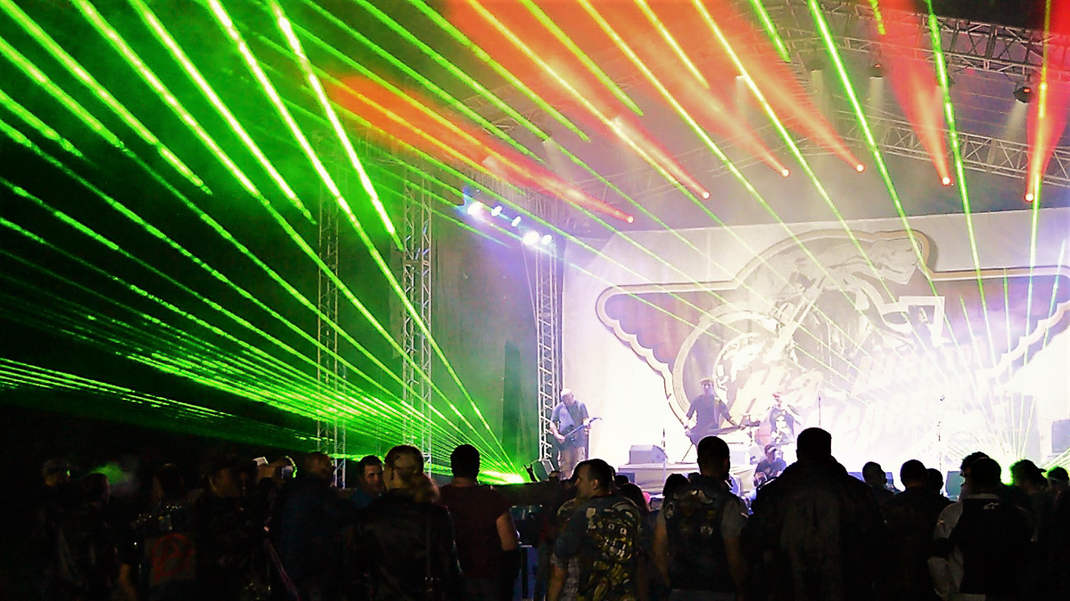 Массовые мероприятия долго были под запретом. Но культурная жизнь медленно выходит из состояния заморозки. Часть фестивалей и праздников все же состоится