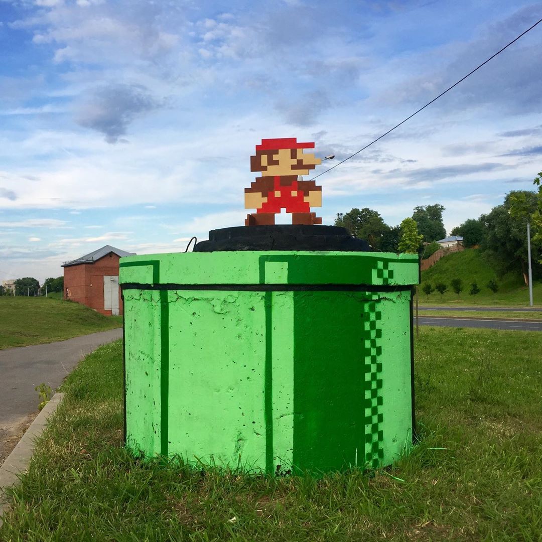 Не часто в нашем городе появляются новые крутые стрит-арты. На днях граффитист Мишкин восполнил пробел героем игры, которую в 90-е сметали с прилавков все счастливые обладатели консолей