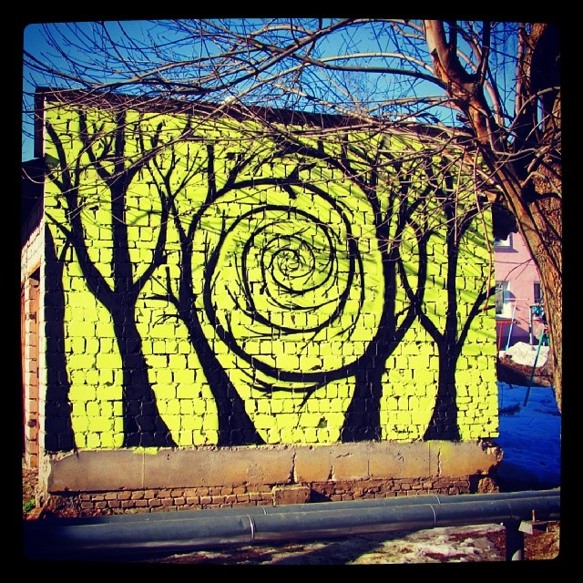 Не часто в нашем городе появляются новые крутые стрит-арты. На днях граффитист Мишкин восполнил пробел героем игры, которую в 90-е сметали с прилавков все счастливые обладатели консолей