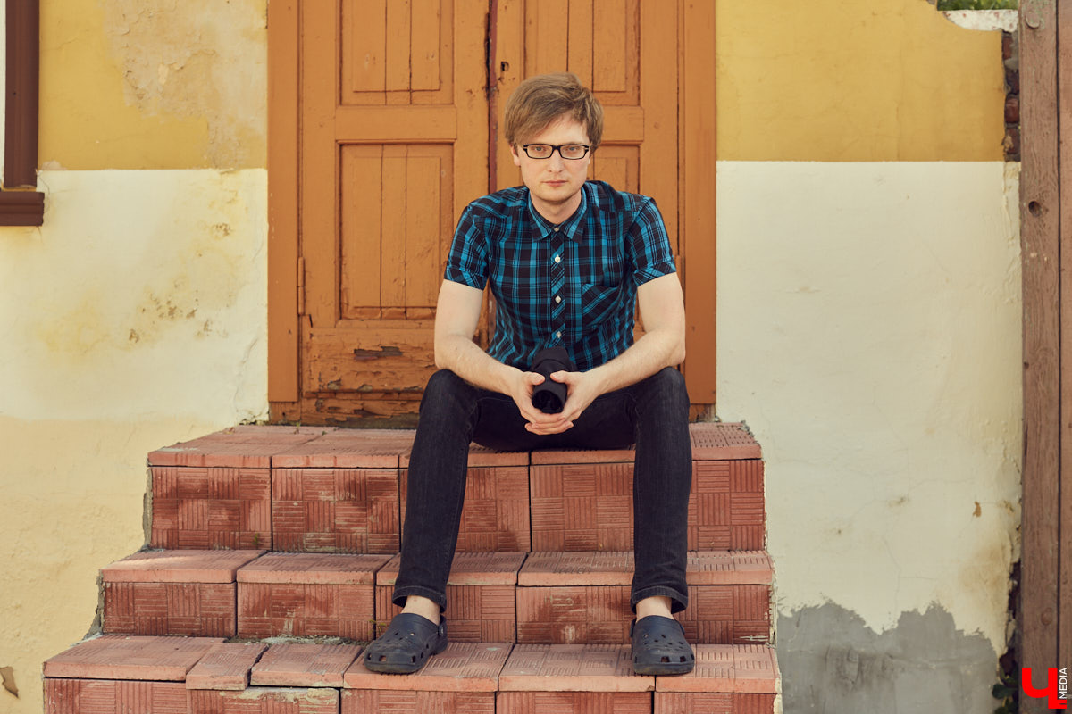 Местный тяжелый фолк вернулся из самоизоляции. Володимѣръ нашел вектор творческого развития, готовится к выступлениям и выпустил трек «Сила не соль мира»