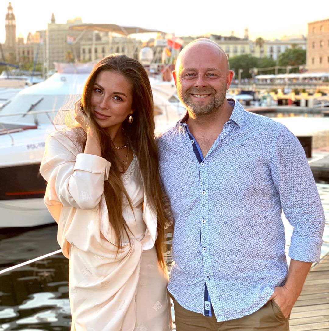 Фэшн-арт-ню фотограф Игорь Воробей недавно провел в арт-галерее Барселоны презентацию своего первого авторского фотоальбома — «Город женщины». Туда вошла сотня лучших снимков соблазнительных барышень. Некоторых из них вы точно знаете в лицо