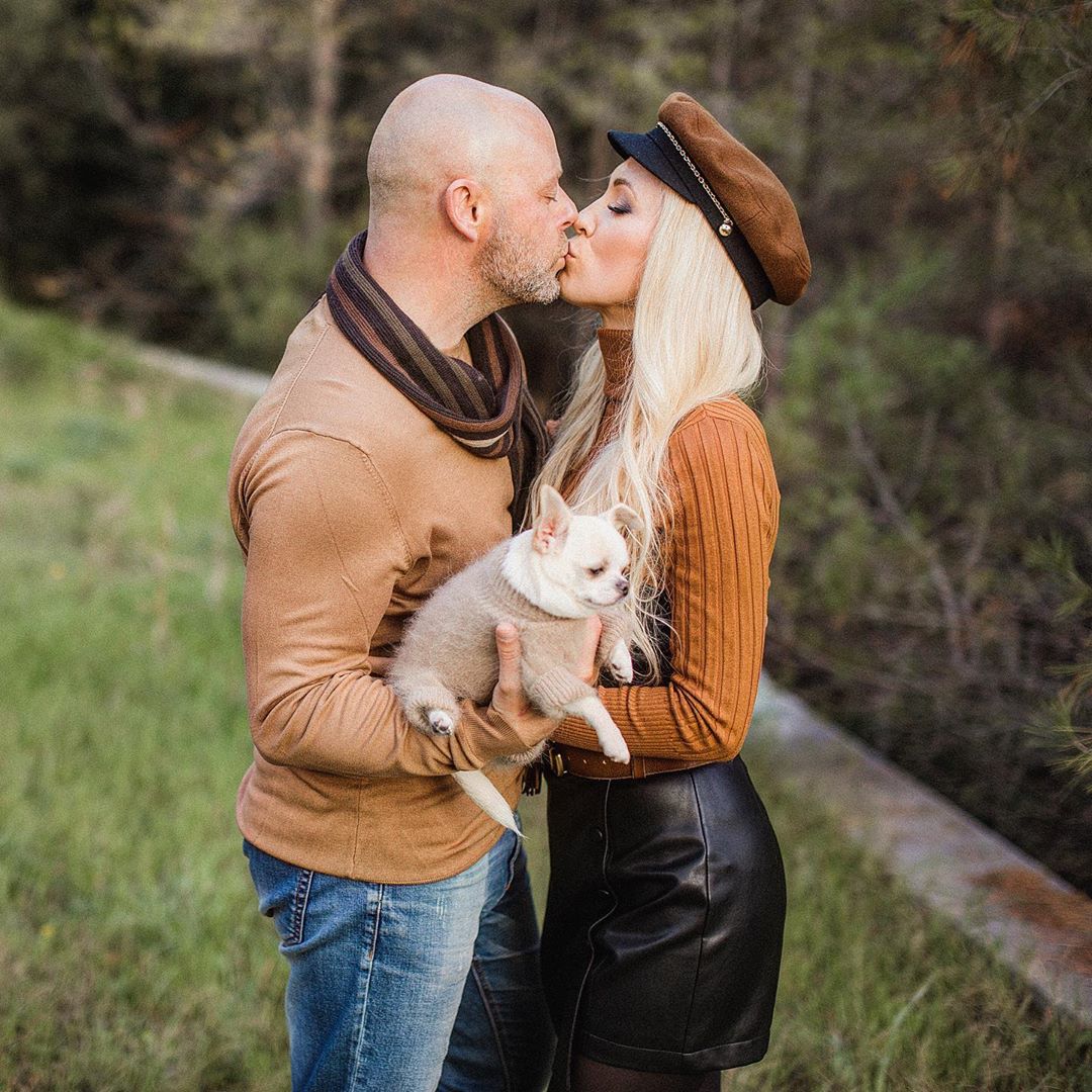 Фэшн-арт-ню фотограф Игорь Воробей недавно провел в арт-галерее Барселоны презентацию своего первого авторского фотоальбома — «Город женщины». Туда вошла сотня лучших снимков соблазнительных барышень. Некоторых из них вы точно знаете в лицо