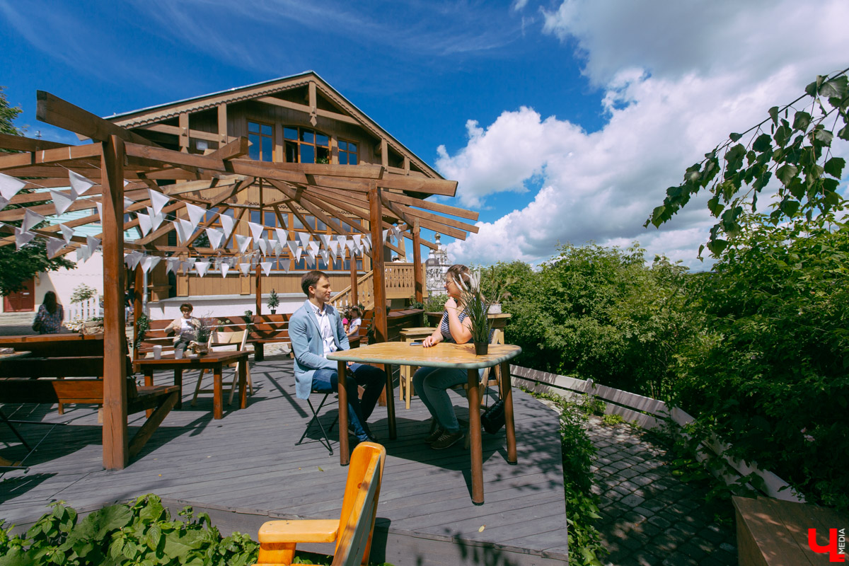 Илья Зинин - независимый финансовый эксперт, сертифицированный консультант по планированию личного бюджета. В чем состоит его работа? И почему его помощь нужна практически каждому владимирцу?