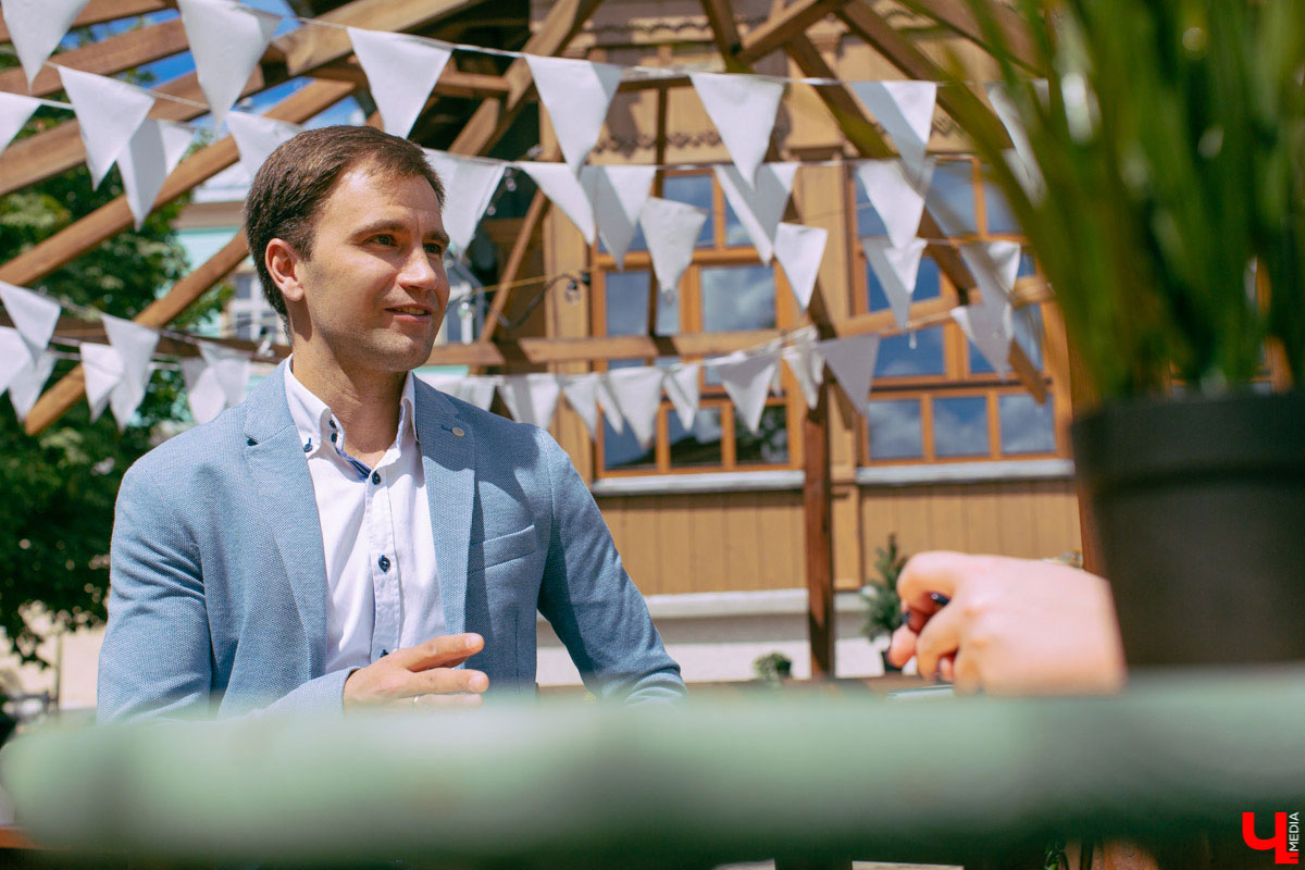 Илья Зинин - независимый финансовый эксперт, сертифицированный консультант по планированию личного бюджета. В чем состоит его работа? И почему его помощь нужна практически каждому владимирцу?