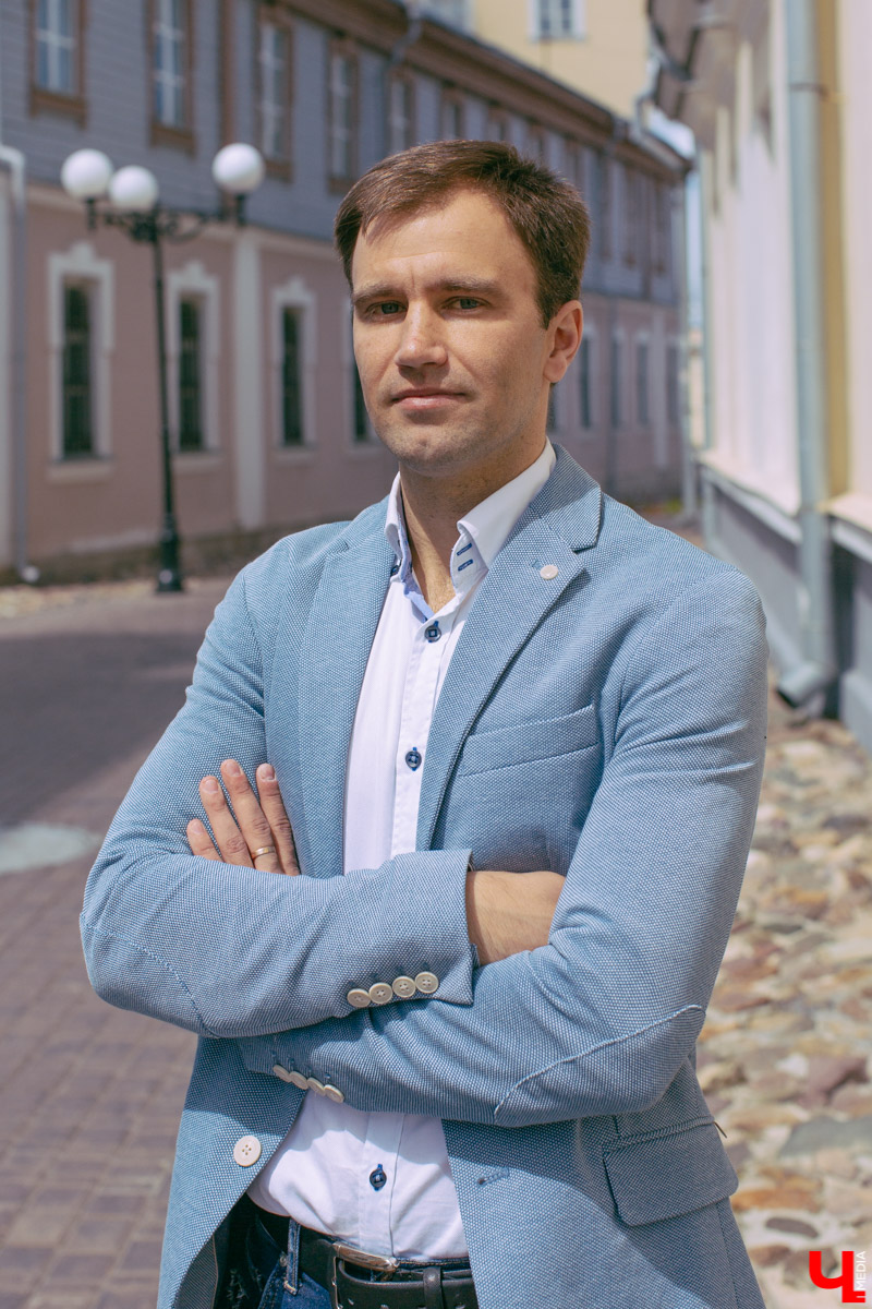 Илья Зинин - независимый финансовый эксперт, сертифицированный консультант по планированию личного бюджета. В чем состоит его работа? И почему его помощь нужна практически каждому владимирцу?