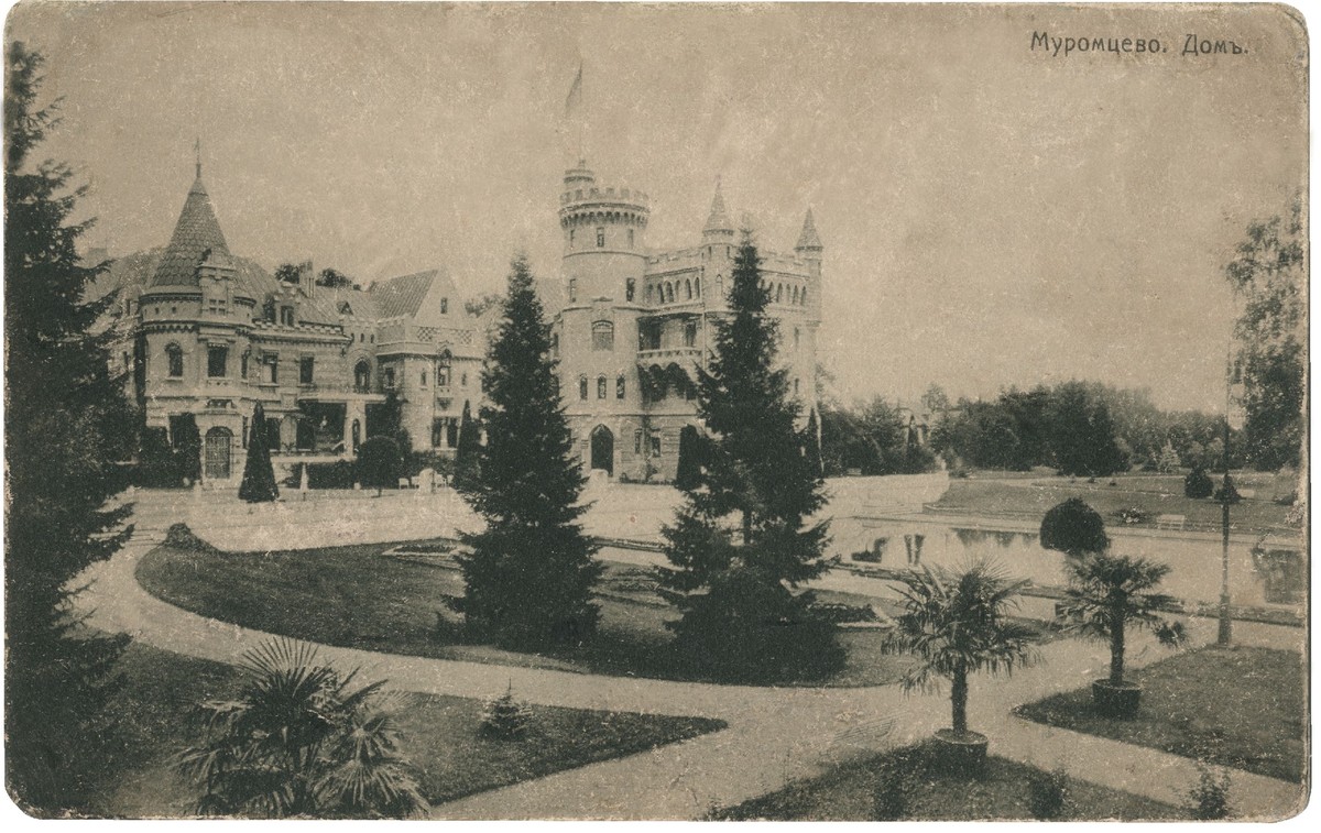 Ставим сериал на паузу и готовимся окунуться в настоящие приключения. Музей-заповедник поделился историями о замке в Муромцево, которые не оставят жителей и туристов равнодушными.