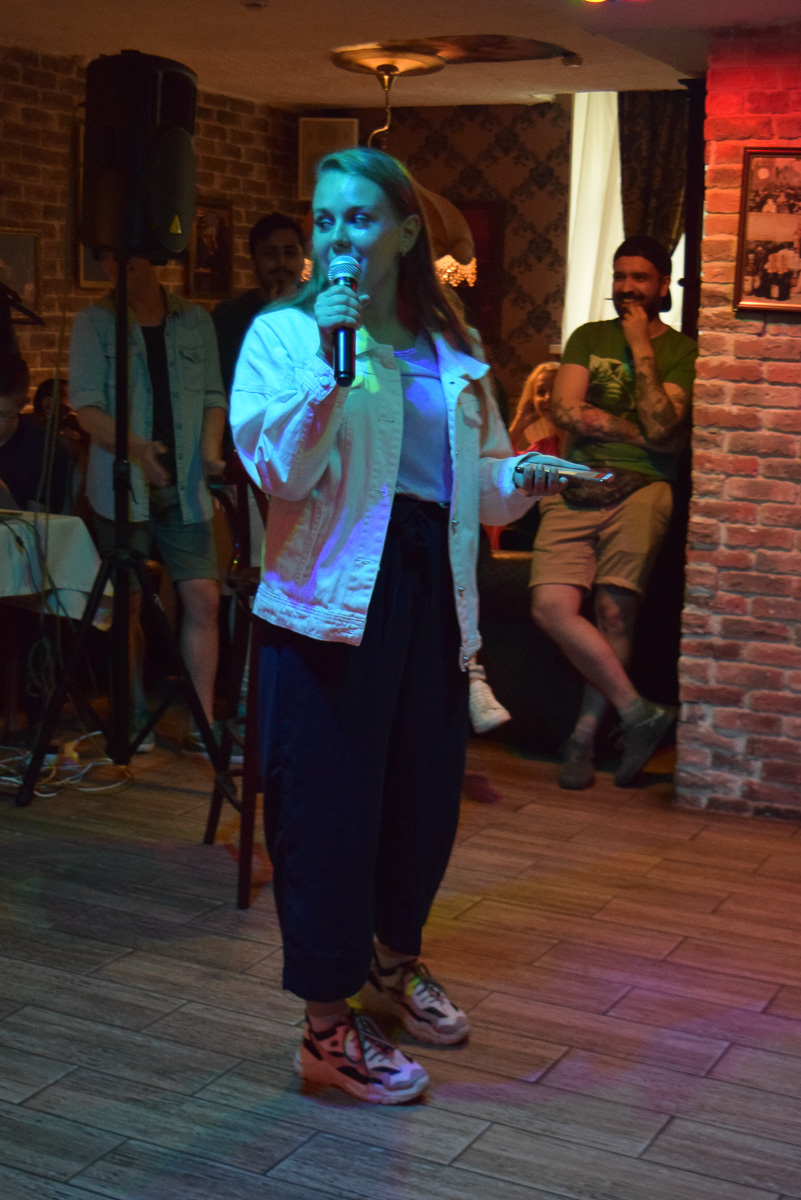 Первый летний стендап вечер был жарким во всех смыслах этого слова. Сезон открыт! Читайте, чем еще нас будут удивлять владимирские комики уже в этом месяце