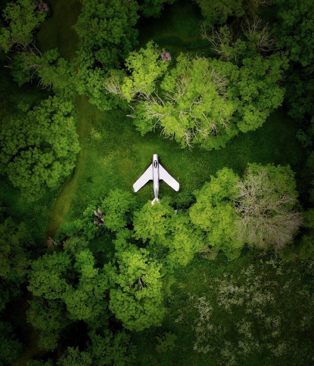 Фотограф Михаил Гуров освоил работу квадрокоптера и теперь делает просто невероятные снимки. На многих из них - пейзажи Владимирского края. Мы выбрали самые-самые