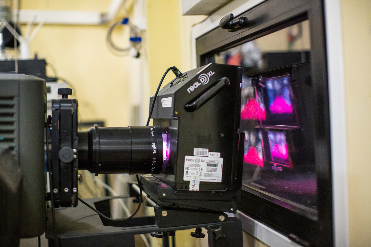 Ситуация по поводу открытия кинотеатров меняется ежедневно. Узнаем, как залы готовятся встречать посетителей и по каким шахматным правилам теперь придется играть