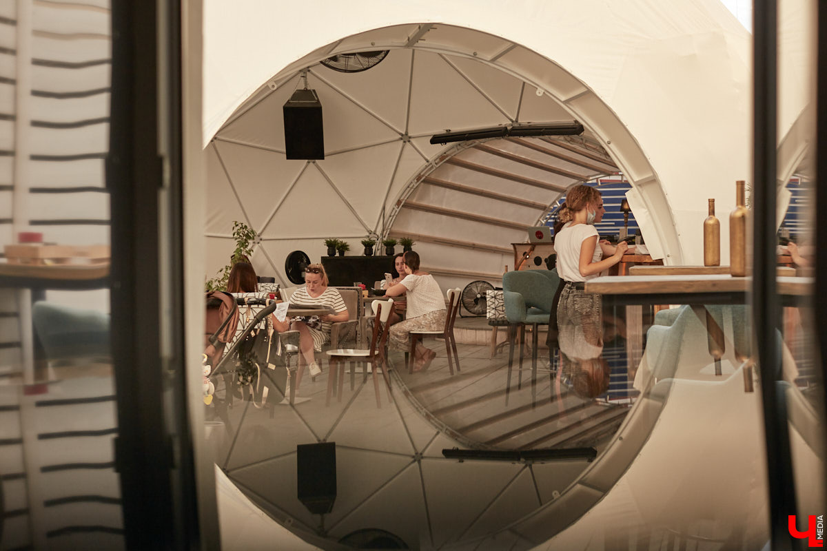 «Заведение в заведении», или Всепогодная веранда. Рассказываем о новом проекте Monicagroup