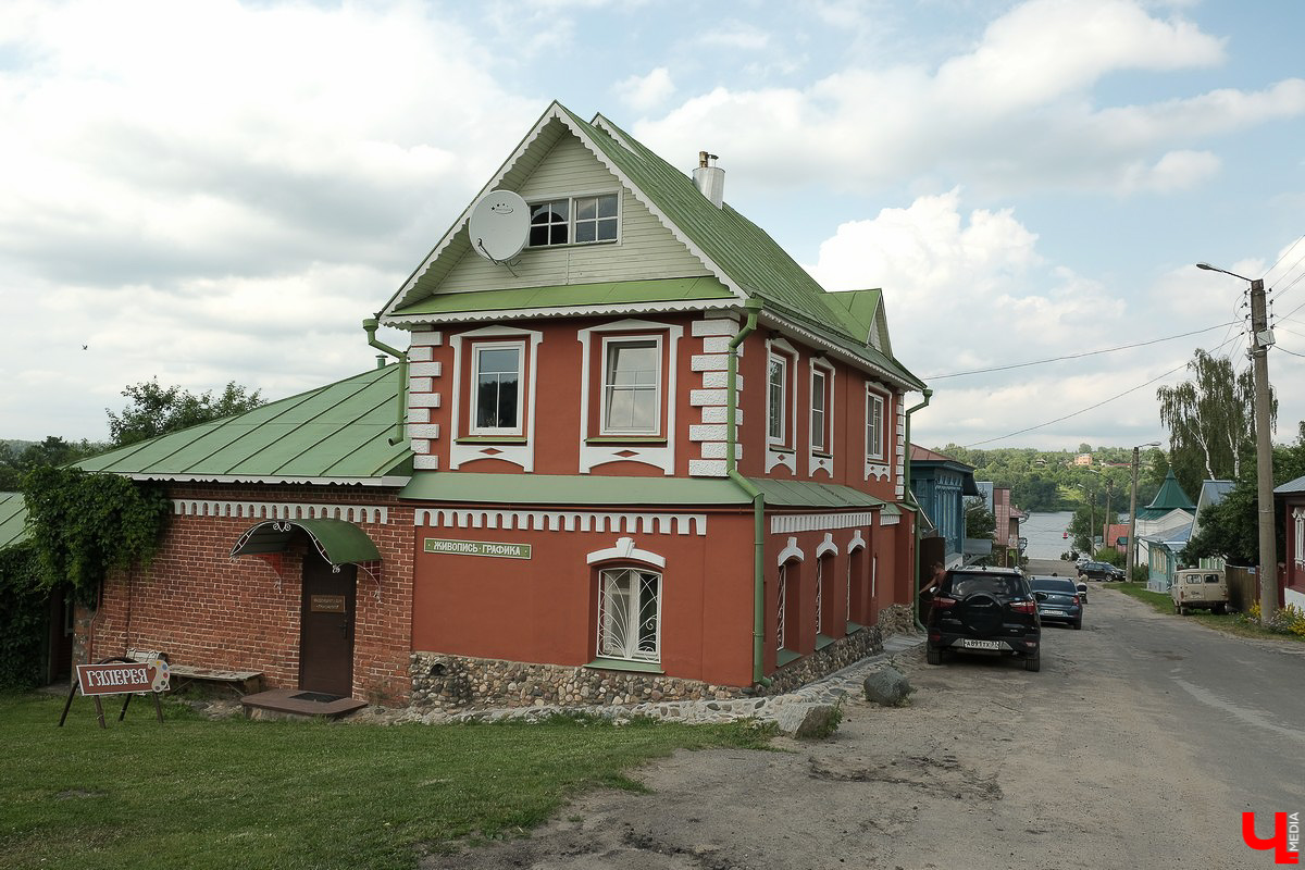 Обзор туристических мест в Плесе, экскурсия на катере и гастротуризм