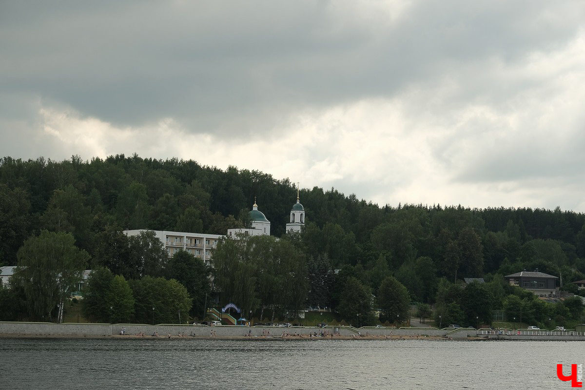Обзор туристических мест в Плесе, экскурсия на катере и гастротуризм