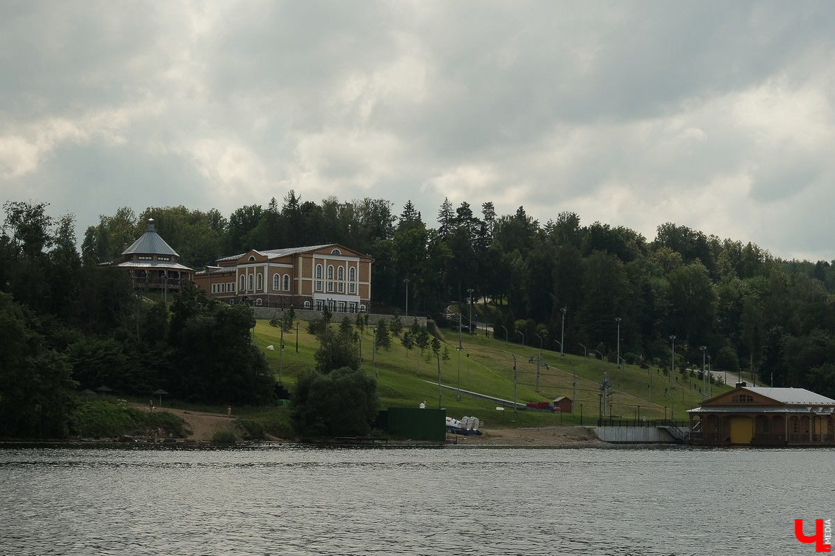 Обзор туристических мест в Плесе, экскурсия на катере и гастротуризм