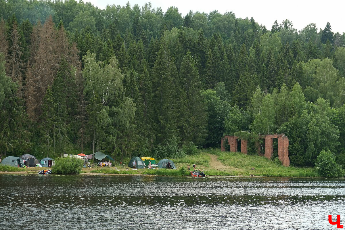 Обзор туристических мест в Плесе, экскурсия на катере и гастротуризм