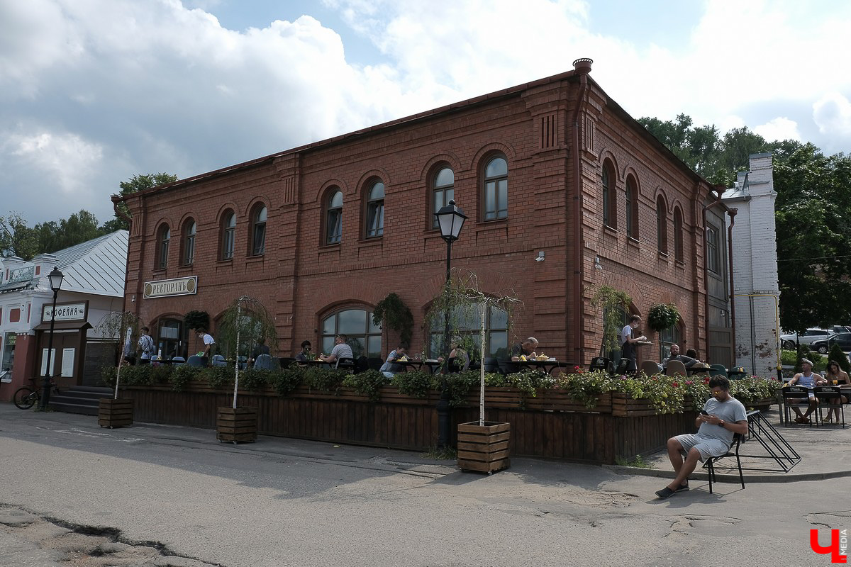 Обзор туристических мест в Плесе, экскурсия на катере и гастротуризм