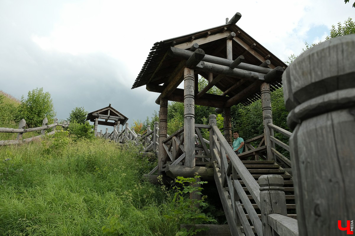 Обзор туристических мест в Плесе, экскурсия на катере и гастротуризм