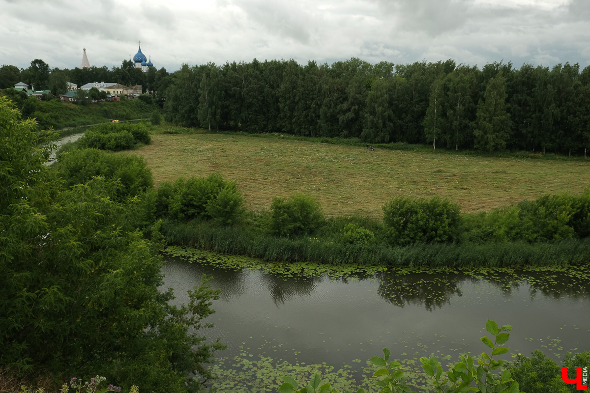 Торжественное открытие фестиваля воздушных шаров “Золотое кольцо России” отменили. Утренние полеты состоялись в 5.00 утра без зрителей