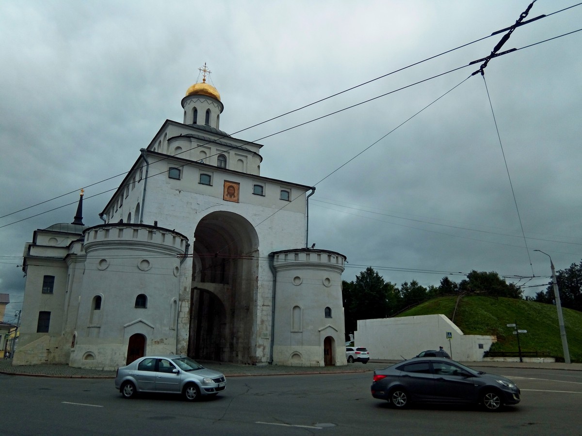 Пять достопримечательностей, которые плохо выглядят или даже разрушаются из-за жизнедеятельности города или неграмотных действий
