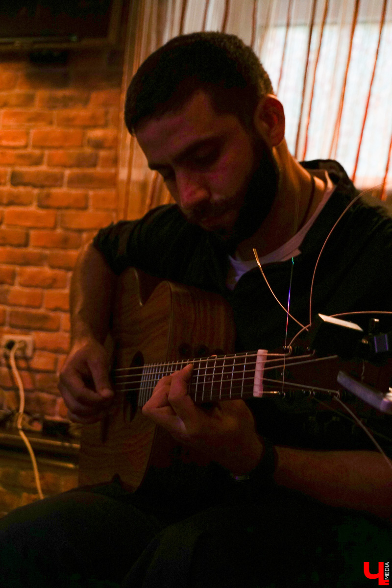 Поэты снова читают. За время самоизоляции они придумали много интересных вещей