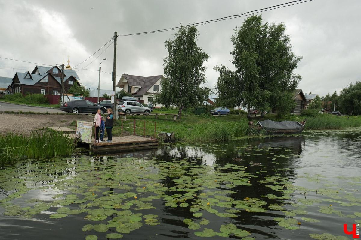 В Суздале продолжается подготовка к тысячелетнему юбилею города. В историческом центре возводят местный парк Зарядье