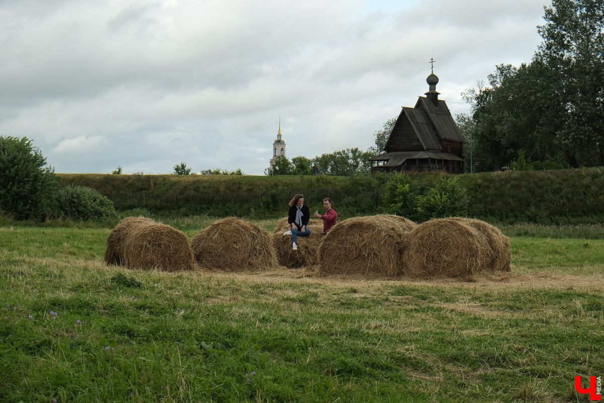 В Суздале продолжается подготовка к тысячелетнему юбилею города. В историческом центре возводят местный парк Зарядье