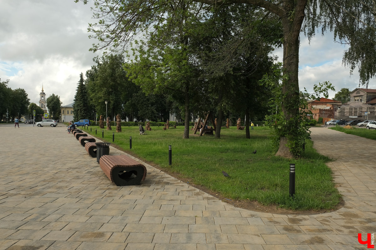 В Суздале продолжается подготовка к тысячелетнему юбилею города. В историческом центре возводят местный парк Зарядье