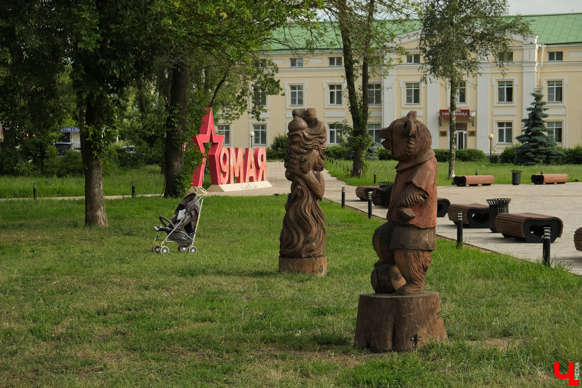 В Суздале продолжается подготовка к тысячелетнему юбилею города. В историческом центре возводят местный парк Зарядье