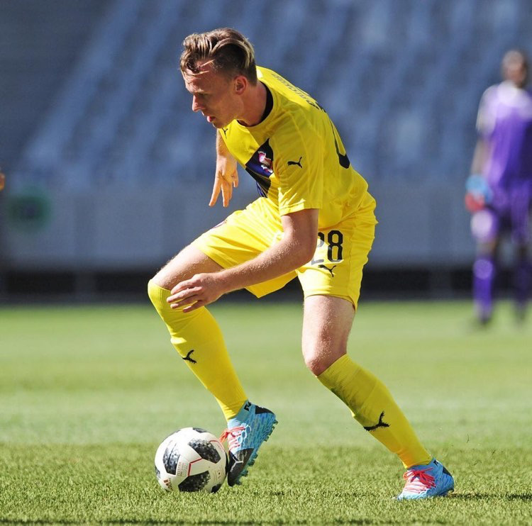 Владимирский футболист Григорий Гришин много лет провел в Африке, где играл в чемпионате ЮАР. Но контракт с клубом в июне закончился. На днях 23-летний спортсмен прилетел на родину. С каким бэкграундом? Все спросили у парня лично