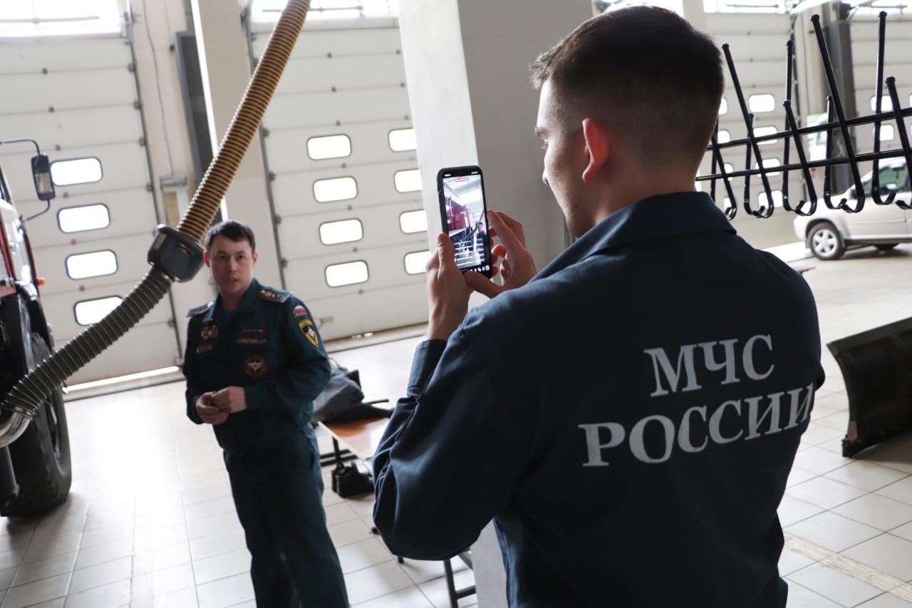 Одна из самых загадочных и нетривиальных историй о блогах из Владимира. Артем Ратников приехал в областной центр с лекцией, остался на ПМЖ, устроился в МЧС и теперь ведет блог о чрезвычайных событиях города