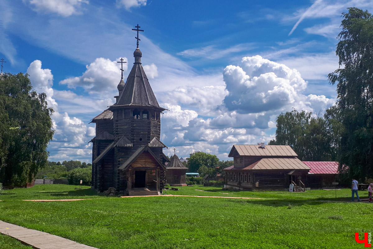 Известный актер Виктор Бычков озвучил экскурсию для аудиогида по суздальскому Музею деревянного зодчества. Мы протестировали новинку и делимся впечатлениями