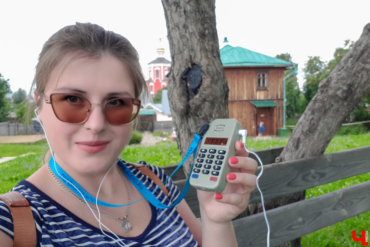 Известный актер Виктор Бычков озвучил экскурсию для аудиогида по суздальскому Музею деревянного зодчества. Мы протестировали новинку и делимся впечатлениями