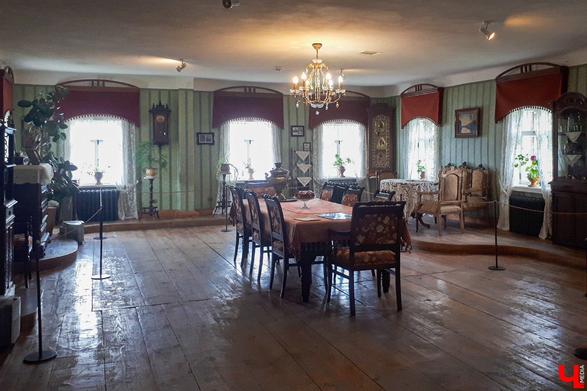 Известный актер Виктор Бычков озвучил экскурсию для аудиогида по суздальскому Музею деревянного зодчества. Мы протестировали новинку и делимся впечатлениями